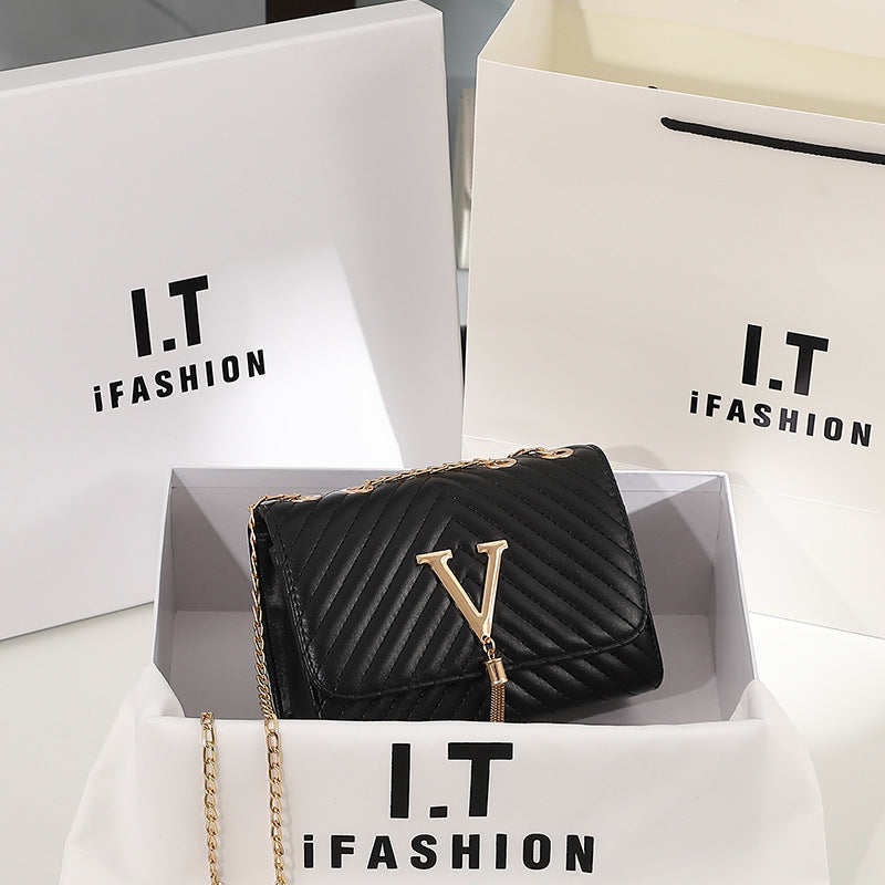 Fashion Chain Versatile Shoulder Messenger Bag
